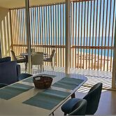 Sunny Coastal Getaway Green Coast