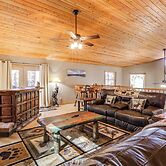 10 Mi to Dtwn Flagstaff: Serene Cabin w/ Decks