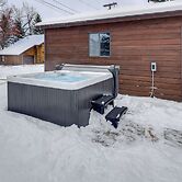 Hot Tub + Fire Pit: Cozy Cabin in Red Lodge!