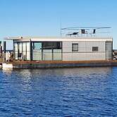 Hausboot in Laboe an der Kieler Foerde