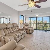 21420 Bay Village Dr 218