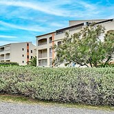 Waterfront Retreat With Balcony
