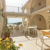 Ta'Battista B&B with pool Ix-Xwejni