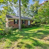 Charming Family Retreat With Scenic Views 3 Bedroom Home