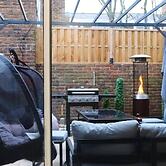 Housesleep14-freep-garden-bbq-patio-pooltable