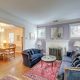 1 Mi to East Falls Station: Home w/ Office!