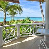 Beachfront Cosy And Romantic Condo - Nautilus 1 Bedroom Apts by Bluesc