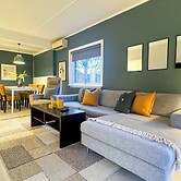 Cozy 2BR Apartment With Parking