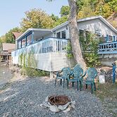 Boat, Grill & Unwind: Lakefront Cayuga Home!