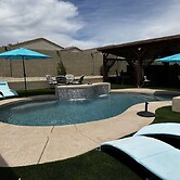 Desert Oasis W/ Pool & Stunning Mountain Views 4 Bedroom Home