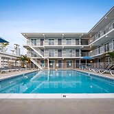 The Harbor Light Family Resort