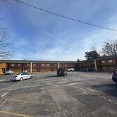 Economy Inn & Suites
