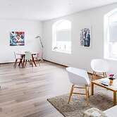 Family Friendly, Free Parking Space, Short Walk to Brosundet