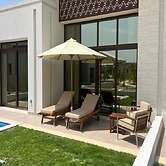 One-bedroom Oasis With Pool View