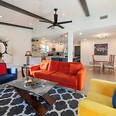 Private Yard w/ BBQ & Games, Steps to South Congress & Barton Creek Cl