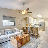 Dtwn Palm Harbor Condo: Walk to Water!