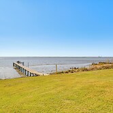 Private Patio & Hot Tub: Bayside Home in Pace!