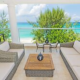Seabreeze 8 - Luxury 4-bedroom on Seven Mile Beach