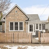 Charming 2 Bedroom with in Home Gym