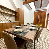 Los Angeles With 3 Bedrooms and 3 Bathrooms