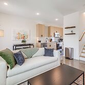 < 2 Mi to Dtwn: Modern Townhome in Knoxville