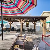Family-friendly Main St Gloucester Apt w/ Balcony!