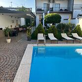 Garden Lounge Hotel
