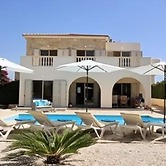 Sunset Villa Retreat in Agios Georgios