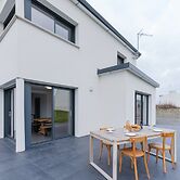 Pretty new House 2 Steps From the sea