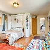 Artsy Studio w/ Patio: 25 Mi to Santa Fe