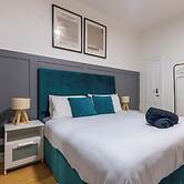 Modern Townhouse-free Parking-game Room-w-ifi