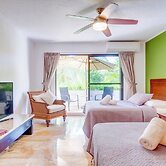 Deluxe Suites at Villas Tropical