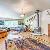 11 Acres of Adventure! Woodsy Mead Stay w/ Trails