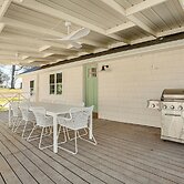 Walk to Lake Texoma: Kingston Retreat w/ Deck!