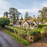 Badgemore Cottage - From 250 Per Night