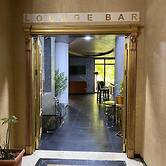 Ekm Hotel