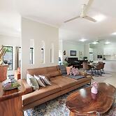 Zen Aqua Vista Workspace BBQ Private Lawn