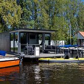 Houseboat in Heeg With Stunning Marina Views