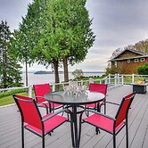 1/4 Mi to Beach: Family Home w/ Spacious Deck!