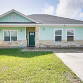 8 Mi to South Padre Island: Coastal Retreat!