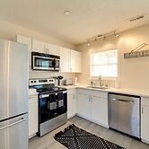 1/2 Mi to Atlantic Beach: Townhome w/ Balcony!