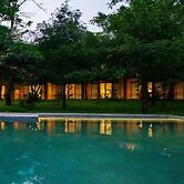 Klov Resort & Spa