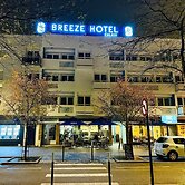 BREEZE HOTEL