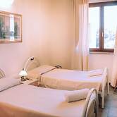 Hotel with swimming pool in Arbus