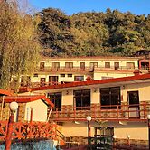 Ceyone Classic Fall Resort