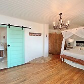 Blow Show Casa III Guest House