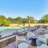 Shop, Golf & Hike: Modern Scottsdale Studio!