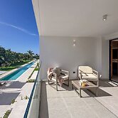 Spectacular Golf Front 3BR Apartment!