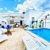 Casa Mondrian - Camere con Bagno e Piscina Privata