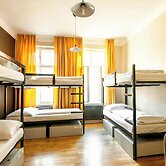 oak valley retreat homestay hostel cafe